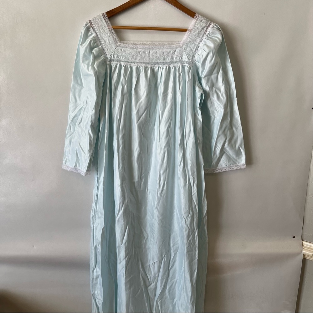 Vintage Pembrooke Nylon Baby Blue Nightgown NWT 60’s 70’s